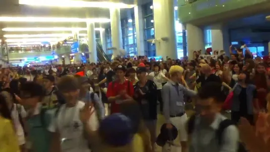 EXO in Russian Airport 15.07.2013