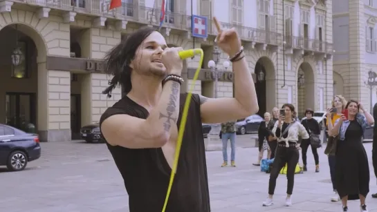 THE RASMUS STREET PERFORMANCE IN ITALY   Earns 1,60€ on the Piazzas of Turin 🇮🇹💛