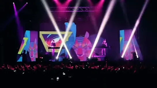 Studio_Killers_-_Jenny_Live_Performance