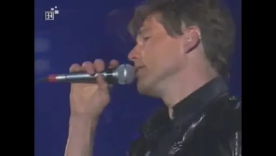 A-HA LIVE hunting high and low (2001)