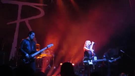 The Pretty Reckless - Take Me Down (O2 Institute)