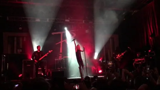 The Pretty Reckless - Going to Hell (Revolution Live)