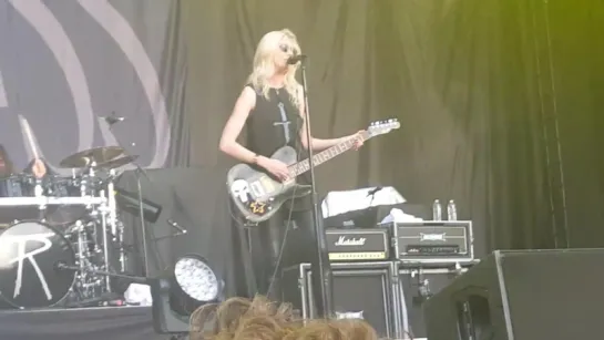 The Pretty Reckless - Take Me Down (Aftershock Festival)