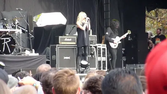 The Pretty Reckless - Living In The Storm (Aftershock Festival)