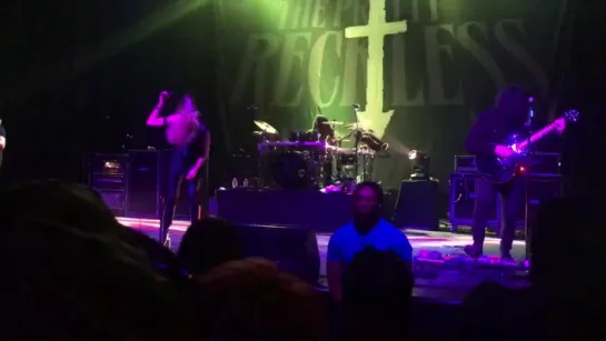 The Pretty Reckless - Going To Hell & Take Me Down (Brady Theater)