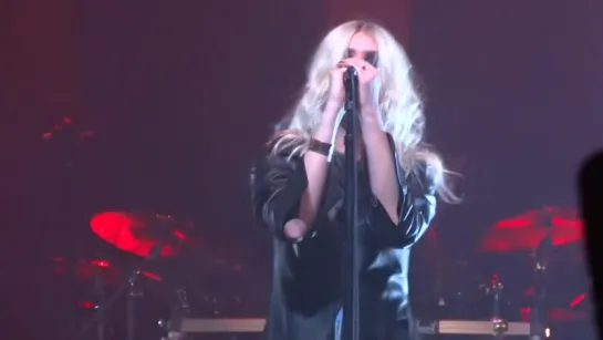 The Pretty Reckless - Follow Me Down (Brady Theater)