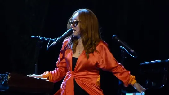 Tori Amos - Not Gonna Get Us / Нас не догонят (15.06.2014, Crocus City Hall, Moscow, Russia)