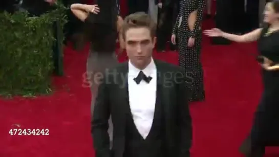 Роб на вечеринке  Met Gala 04.05.2015 в НЙ