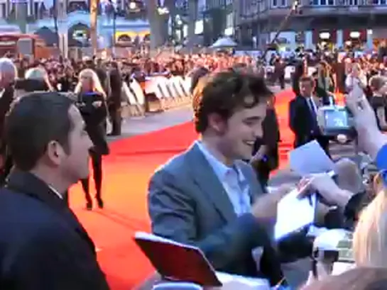 Robert Pattinson 17/03/10 Remember Me UK Premiere pt2