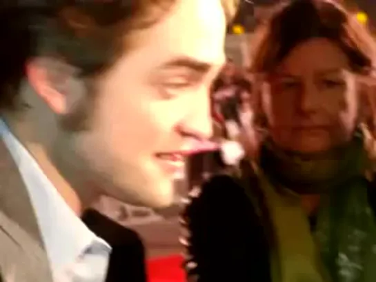 Robert Pattinson at the London Remember Me premiere[eng]