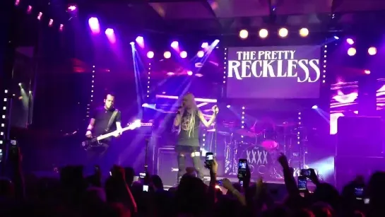 The Pretty Reckless - Just Tonight (The Culture Room)