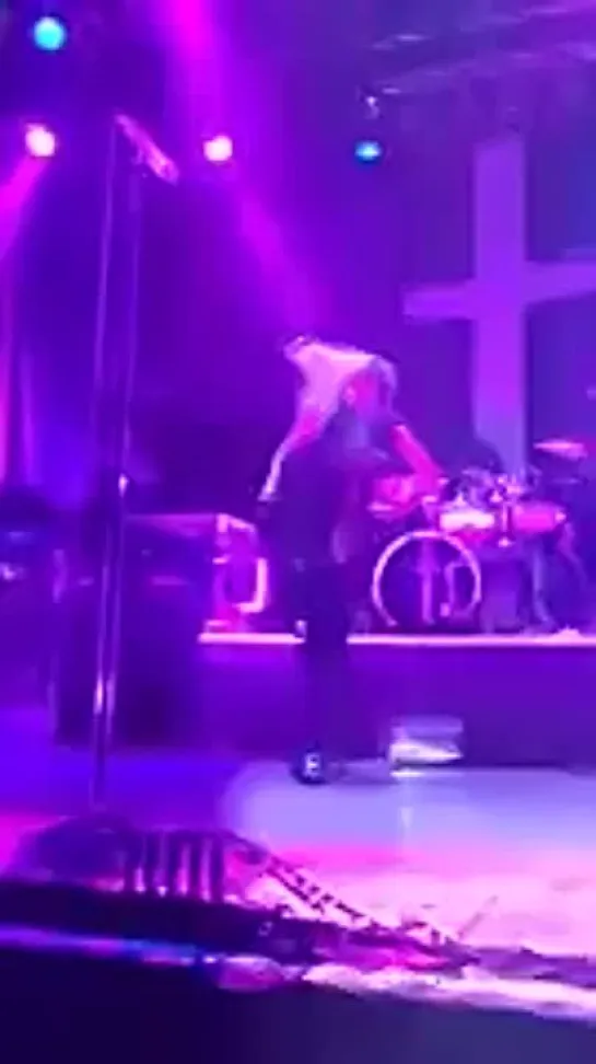 The Pretty Reckless - Cold Blooded (House Of Blues)