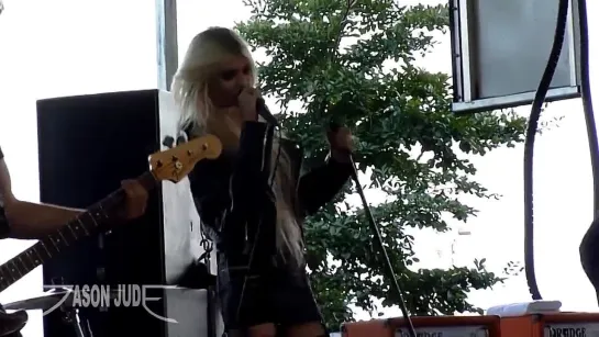 The Pretty Reckless - Since You're Gone (Lollapalooza)