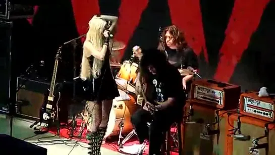 The Pretty Reckless - Miss Nothing, Nothing Left To Lose, Zombie (Evening Show)