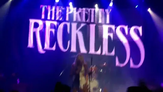 The Pretty Reckless - Make Me Wanna Die (D Summer Night Party)