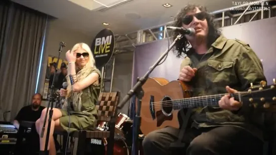 The Pretty Reckless - Light Me Up (Lollapalooza)