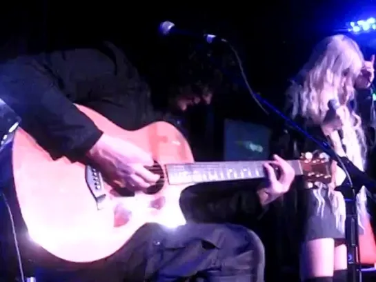 The Pretty Reckless - Make Me Wanna Die (Acoustic Live at Hard Rock Cafe)