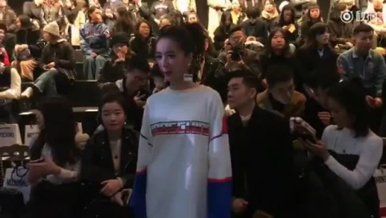 23 февраля Jolin Tsai Moschino Fashion Show in Milan