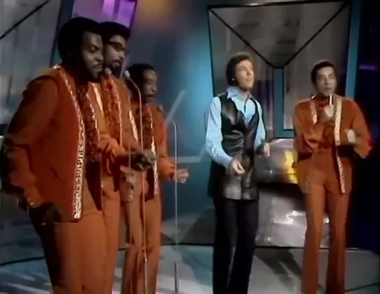 Tom Jones  & Smokey Robinson - I Heard it Through the Grapevipe - This is Tom Jones TV Show 1970