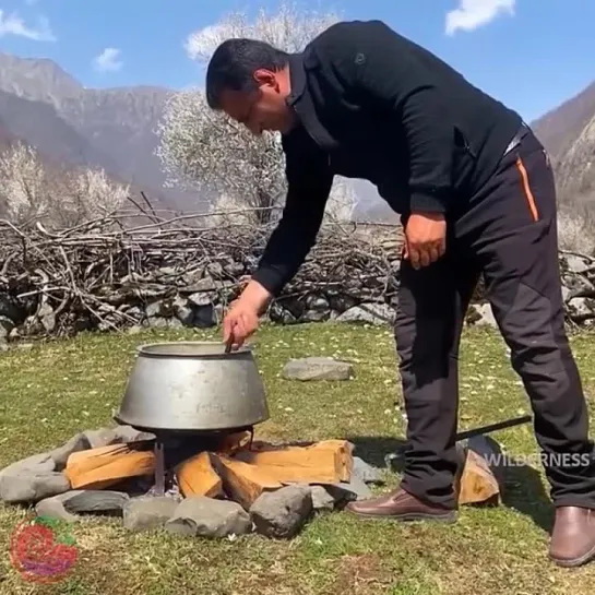 плов из баранины по старинному рецепту в глиняных банках