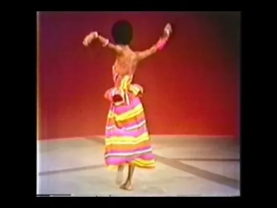 Diana Ross - African Dance Performance (TCB)