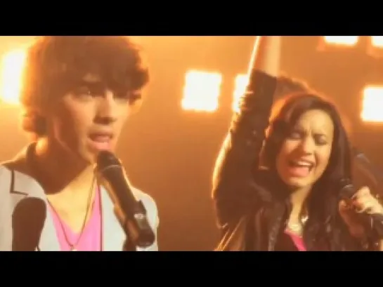 Jonas Brothers & Miley Cyrus & Demi Lovato & Selena Gomez. – Send It On (Short Version)