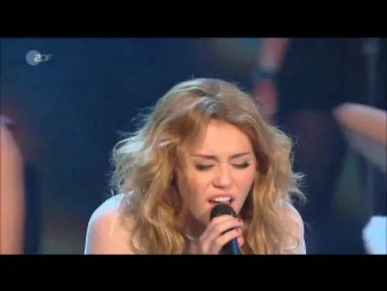 Miley Cyrus  Who Owns My Heart.  Live.