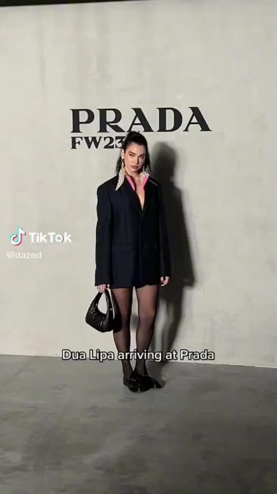 Дуа на показе новой осенне-зимней коллекции бренда «Prada»