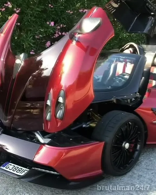 Pagani Huayra Roadster