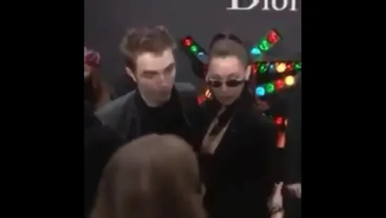 Шоу "Диор" в Париже. 20.01.2018 (Robert Pattinson and Bella Hadid)