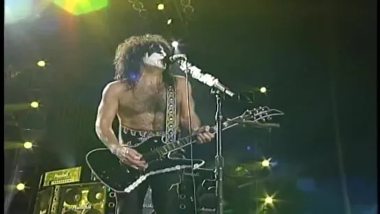 Kiss - I Was Made For Lovin You (Live at Dodger Stadium 1998)