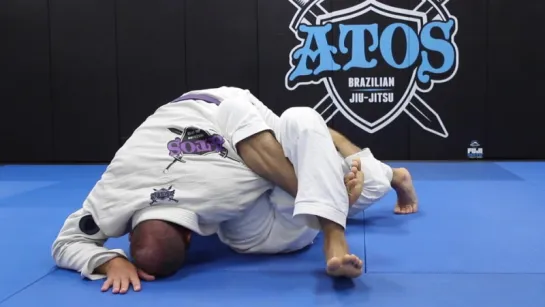 omoplata from the berimbolo position - Lucas Barbosa