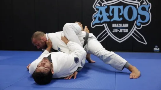 omoplata from the closed guard - Lucas Barbosa