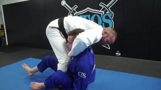 Josh Hinger Teaches DLR Pass To Submission