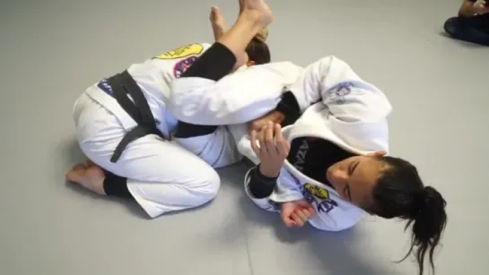 Beatriz Mesquita Closed Guard Technique 3