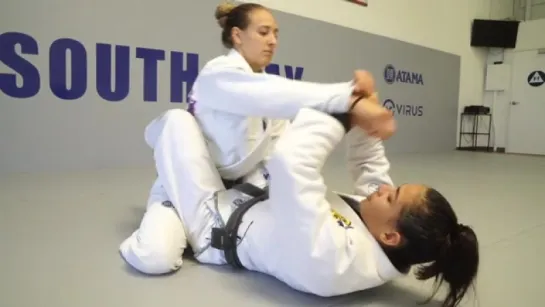 Beatriz Mesquita Closed Guard Technique 1