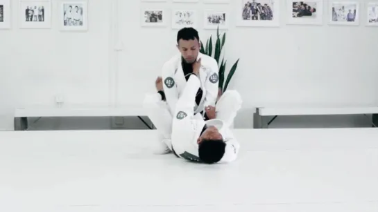 COLLAR DRAG FROM CLOSED GUARD