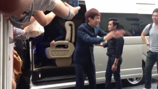 [FANCAM] 22.11.2013: Birthday greetings Eunkwang