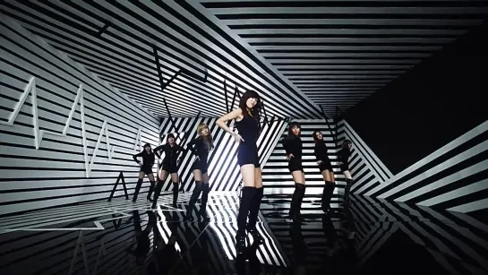 G.NA - Black & White