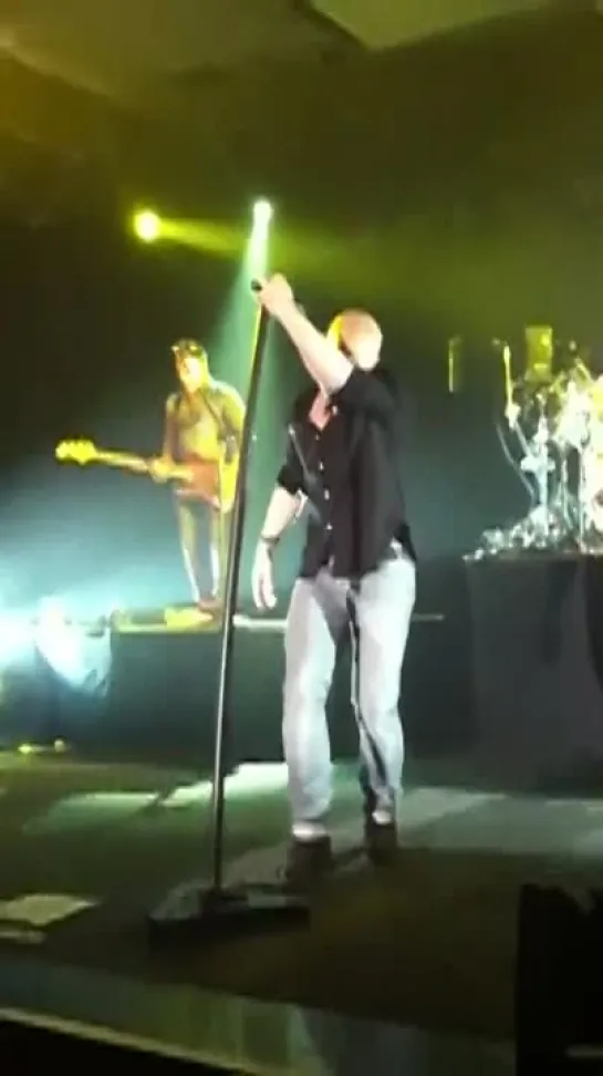 Daughtry - Battleships (Live) | LQ