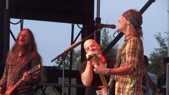 Fuel ft. Daughtry - Hemorrhage (In My Hands) (Live) | HD