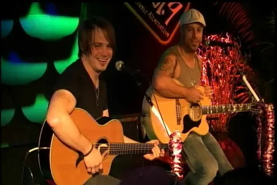 Daughtry - Live Acoustic Show (2010)