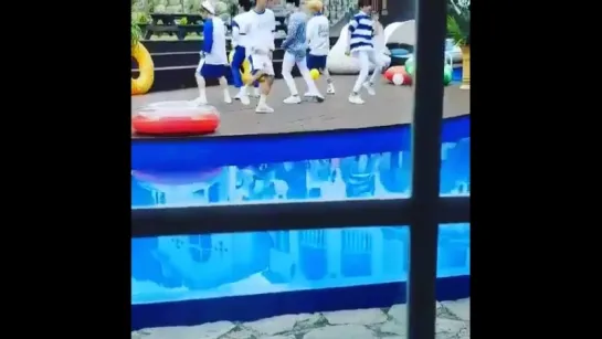 [Соцсети][23.07.18] #Boyfriend в обновлении инстаграма sotto_voce_ps.  Со съёмок "Call me"