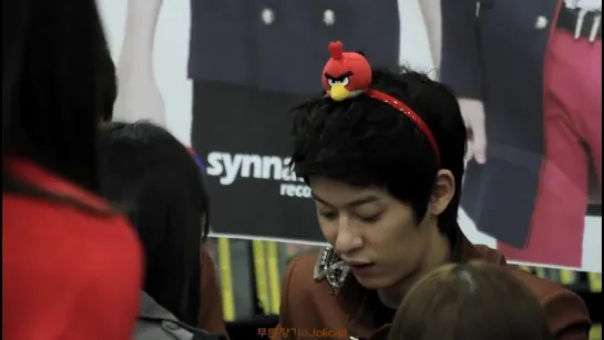 [FANCAM][30.10.11] Donghyun @ Synnara Central City