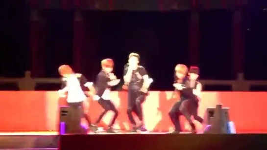 [FANCAM][06.10.11] Boyfriend - Dont Touch My Girl