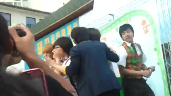 [FANCAM][02.09.11] Boyfriend @ Встреча с фанатами