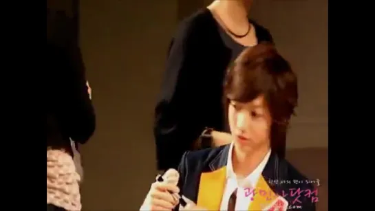 [FANCAM][12.06.11] Kwangmin @ FanSignYongSan