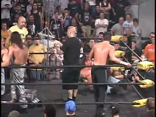 Подвешивание на крюки John Zandig'a - [CZW - Redefined][13.09.2003]