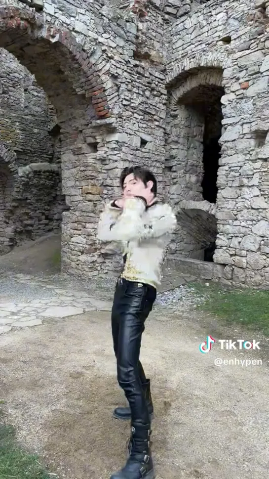 Bite Me Challenge // TikTok // sunghoon