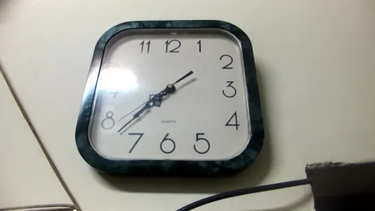 DSCF4993 why clock reverse ticking - Почему часы идут назад